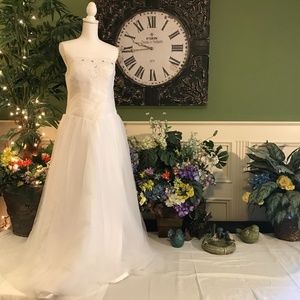 White Wedding strapless dress with corset lace up back